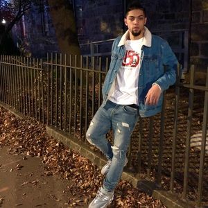 Meet your Posher, Emmanuel